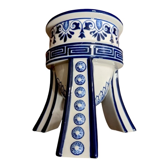 BOMBAY Co. Cobalt Blue & White Porcelain 3 Footed Temple Jar or Canister MINT - Picture 5 of 11